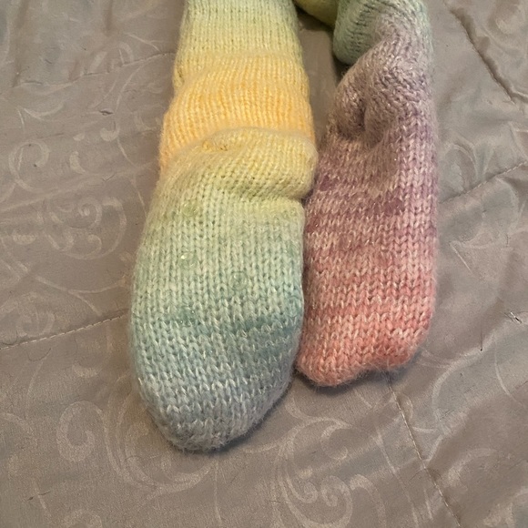 Reading Socks - Picture 3 of 4